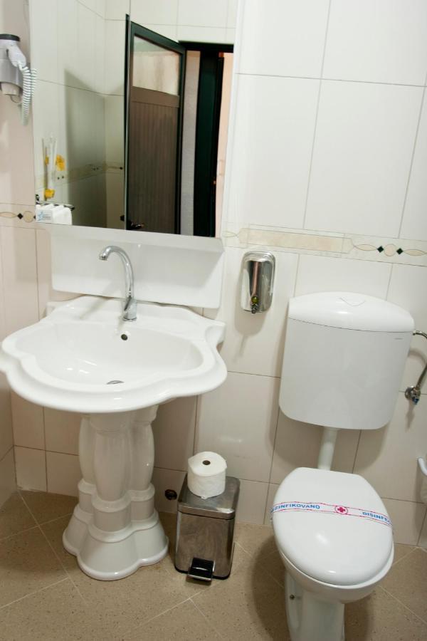 Apartmani Aida Ulcinj Eksteriør billede